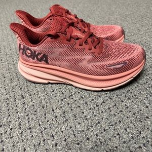 Hoka Clifton 9